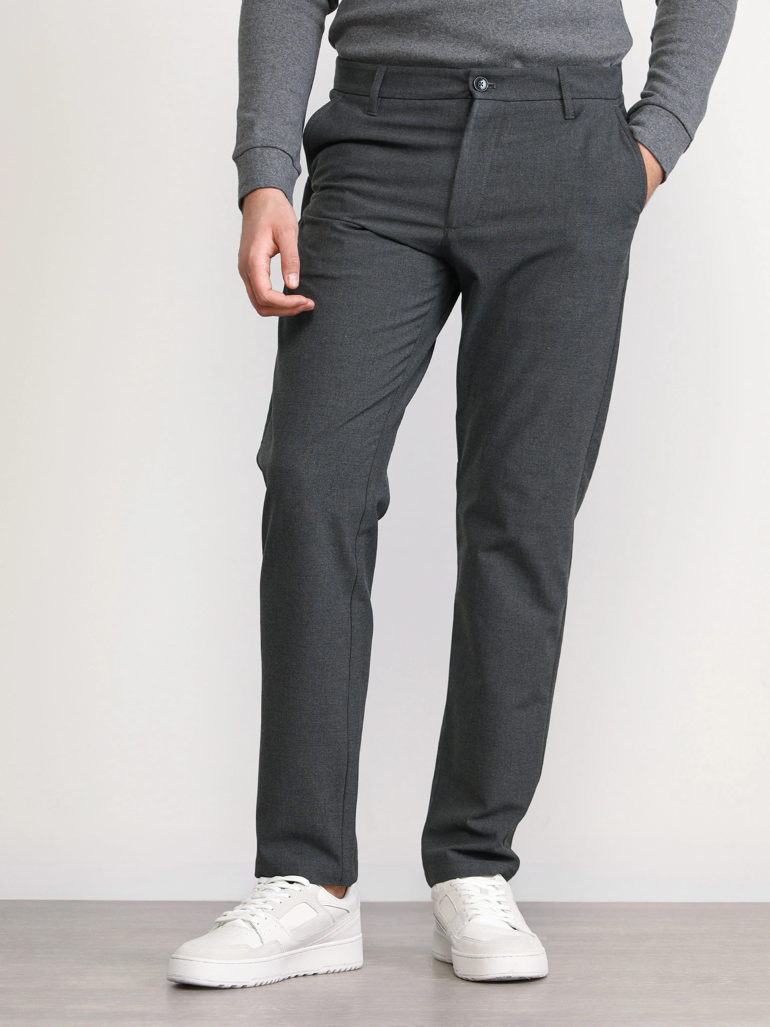 Брюки темно-серого цвета 